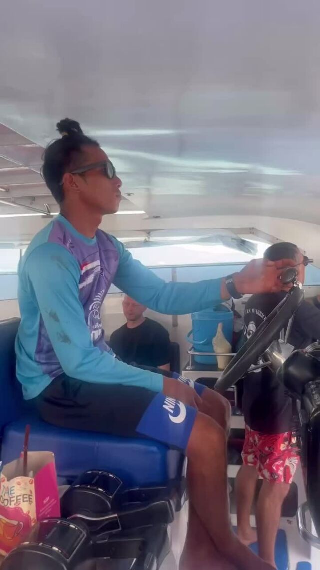 A glimpse of what it’s like diving with us. See you next dive 🤙🤙🤙 #divingkohsamui #divingkohtao