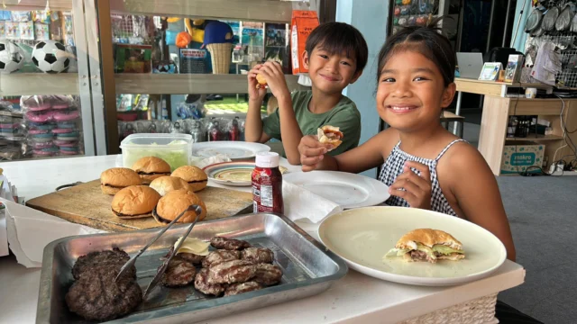 Weekend starts already in the morning with Hamburger buffet 🍔🍔🍔